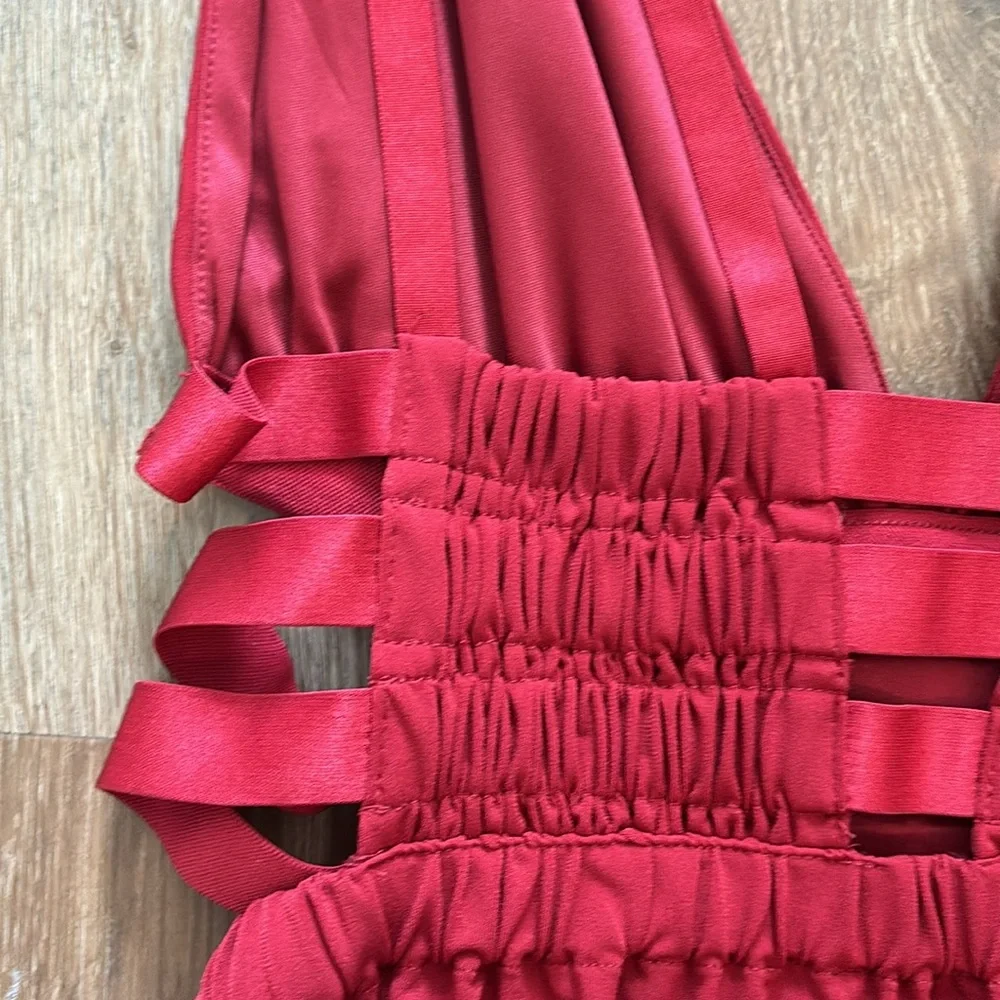 Express Cutout Top - red - Picture 3 of 7